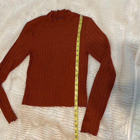 Forever 21 Cute Lightly Ribbed Long sleeve Lettuce Edge Mock Turtleneck - Picture 3 of 5